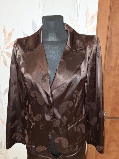 Saténový kostým 40, 40