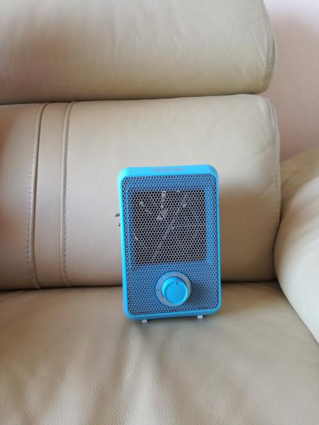 Maly teplovzdušný ventilátor sencor,