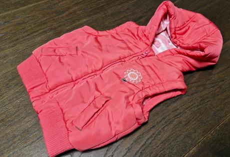 Rozkosna zateplena vesticka s kvietkom na 9-12m, f&f,80