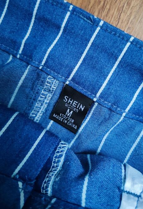 Pásikavá  riflová sukňa shein, m