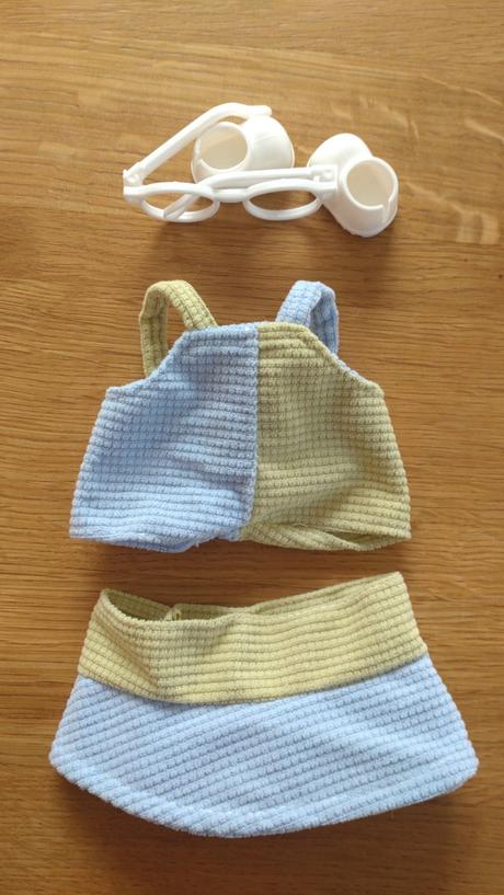 5 ks postavičky + oblečky, 