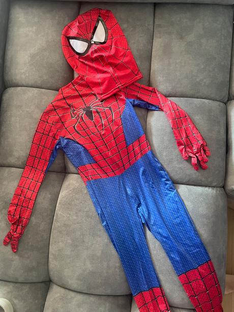 Spiderman kostým nový 110-116, 
