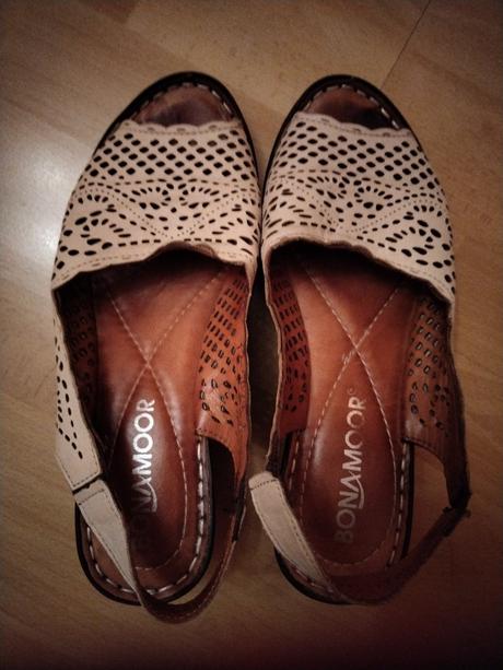 Kožené dierkované sandalky, 36