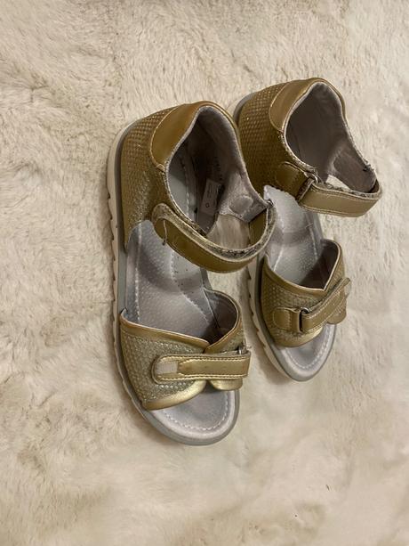 Zlate sandale, protetika,38