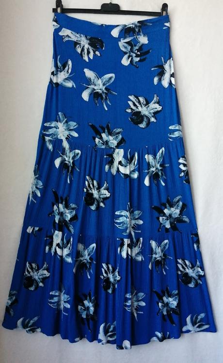 Pekná pohodlná dlhá sukňa, takko,36