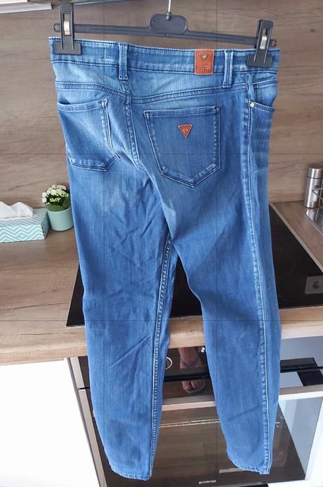 Skiny guess, guess,s