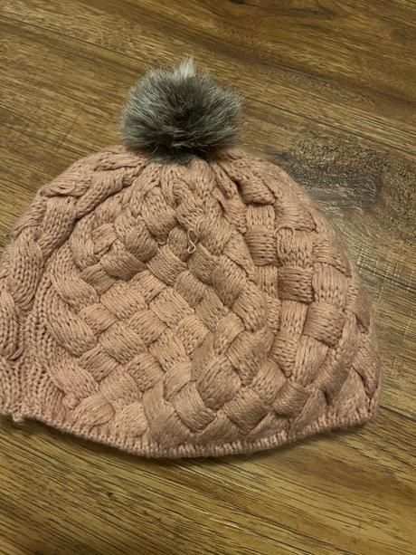 Dievčenská čiapka, 98