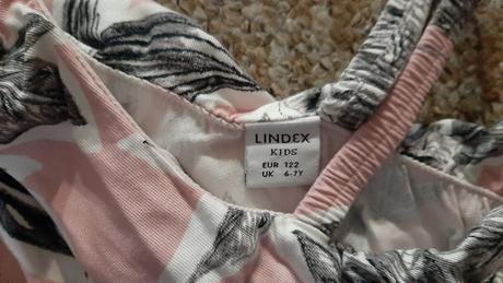 Overal uzasny, lindex,122