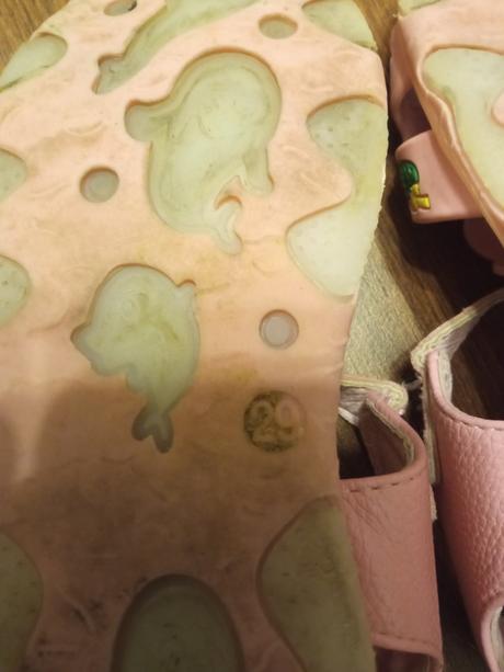 Zajacikove svietiace sandále, 28