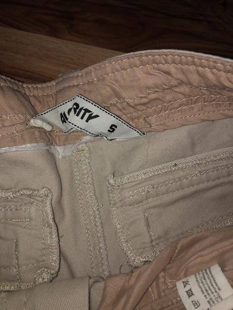 Kraťasy, authority,s