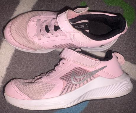 Tenisky nike v.32 + 1 skechers v.32, nike,32