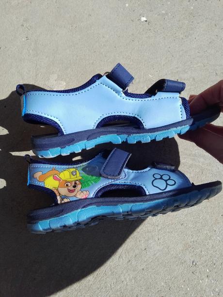 Sandálky, sinsay,33