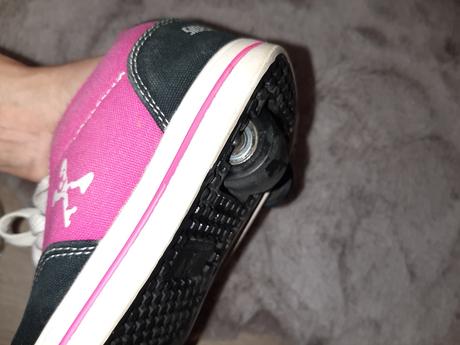 Sidewalk sport tenisky s kolieskom, 34