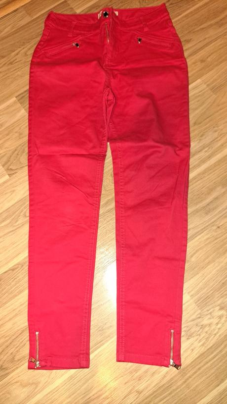 Cervene nohavice c.36, 36