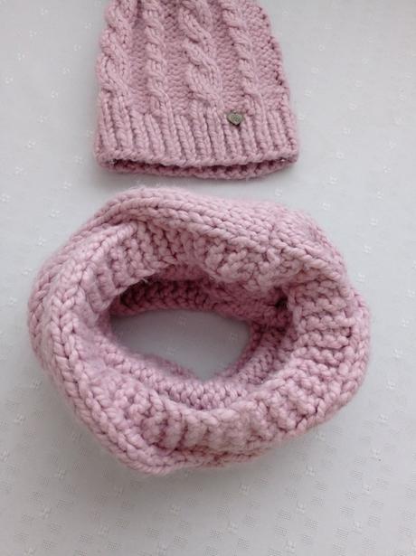 Čiapka a nákrčník, 104