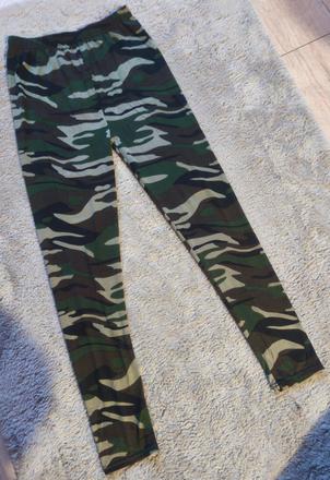 Maskáčové legíny, s