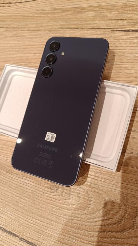 Predám samsung galaxy a35 8g/256 gb, samsung