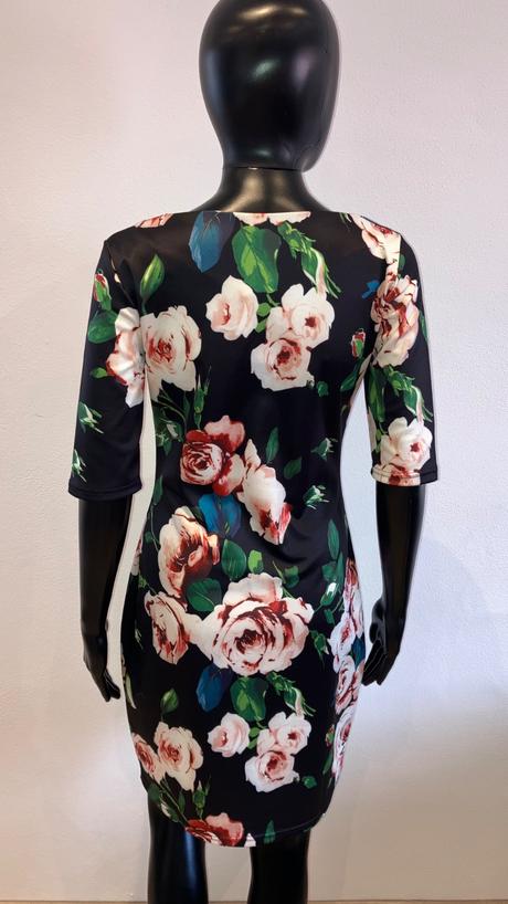 Dámske šaty kvetinové, m