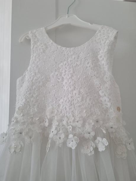 Šaty na 1.sv prijimanie, 134