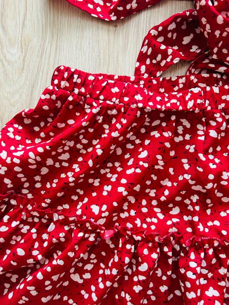 Krásny letný komplet sukne a topu značky shein, 