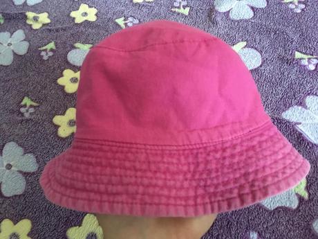 Klobúčiky na leto s motýlikom, pásikavý, 9 ks, rada,74