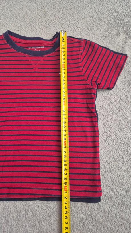 2 ks tommy hilfiger tričká, veľkosť 110, tommy hilfiger,110