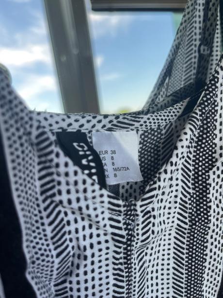 Letny kratky cierno-biely overal na ramienka h&m, h&m,m