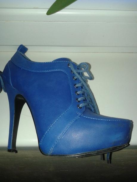 Poltopánky na vysokom opätku, 36