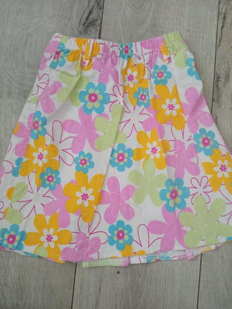 Dievčenská kvetovaná skladaná sukňa (98-104), 98