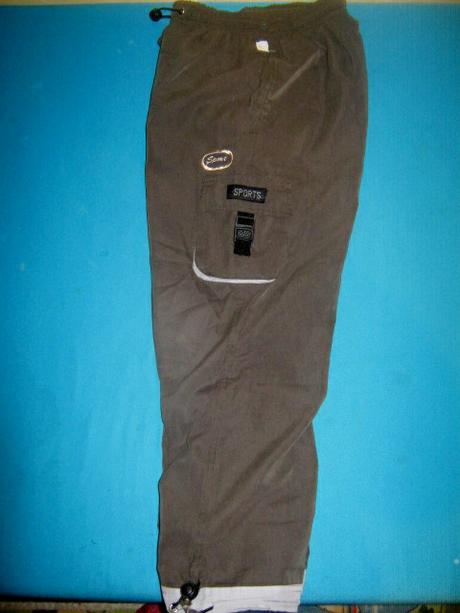 135  podšité športové nohavice, 110