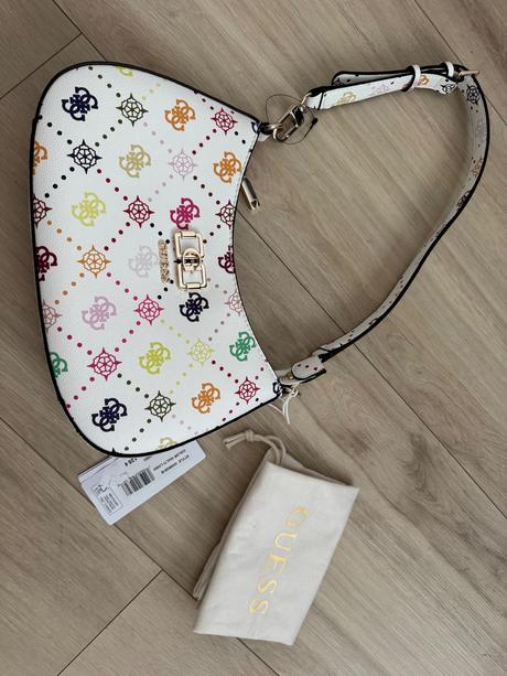 Kabelka guess, guess