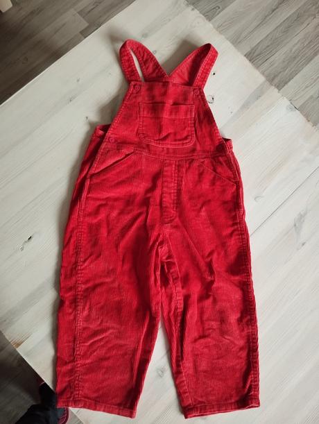 Menčestráky, items,86