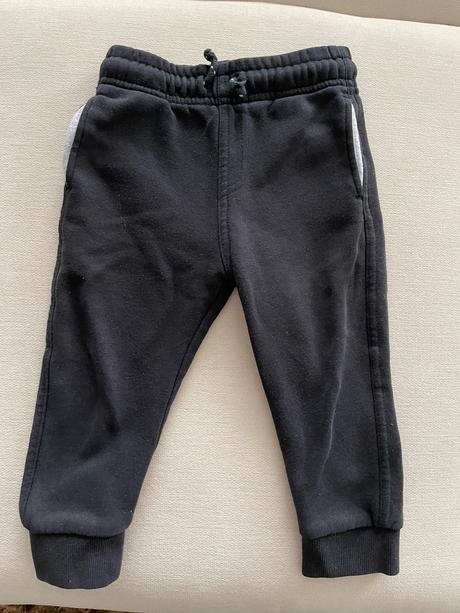 Čierne tepláky, f&f,92