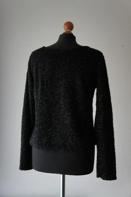 Čierny sveter s textúrovaným úpletom a lesklou niť, m