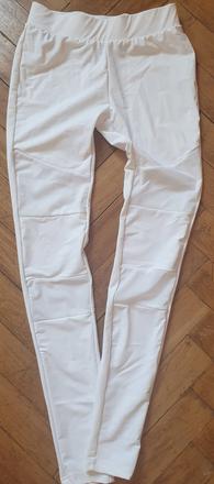 Pekné biele dievčenské legíny, 164