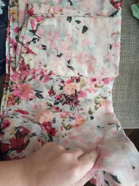 Rôzne šatky, house