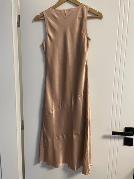 Saténové šaty. veľ.36-38, 36