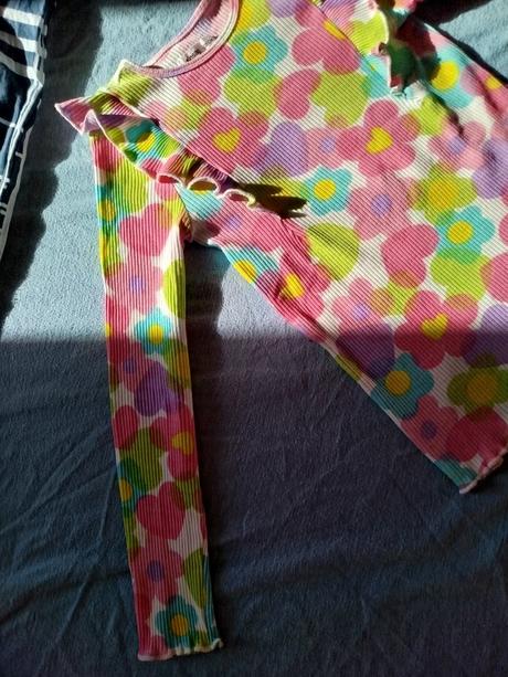 Predám krásne tričko č.128, sinsay,128