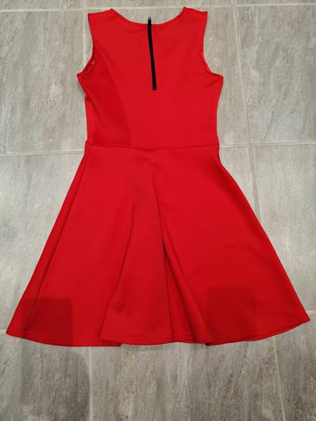 Červené šaty atmosphere v32,v158,od 13r., atmosphere,158