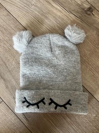 Čiapka s brmbolcami,