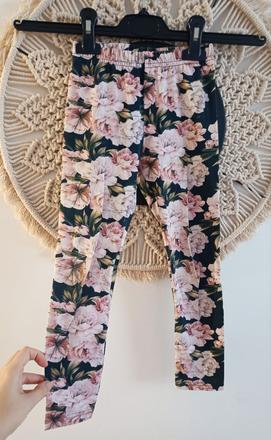 Kvietkované legíny lily grey, 122