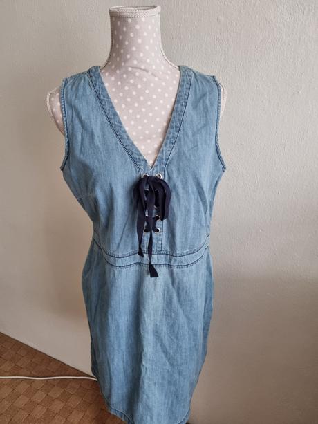 Rifľové šaty tu so šnurovaním veľ. 40, tu,40