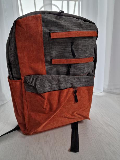 Nepoužívaný školský batoh, 