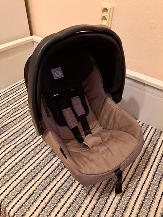 Vajicko, peg-pérego