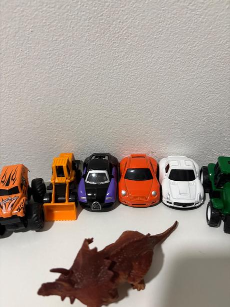 Autíčka a dinosaury, 
