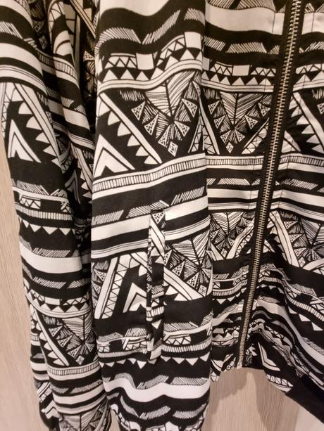 Čierno-biela mikina/bunda, fishbone,l