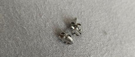 Rôzne náušnice, mango