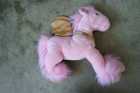 Plyšový lietajúci koník, 