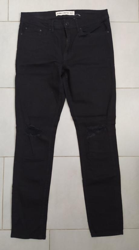 Cierne potrhane rifle, l