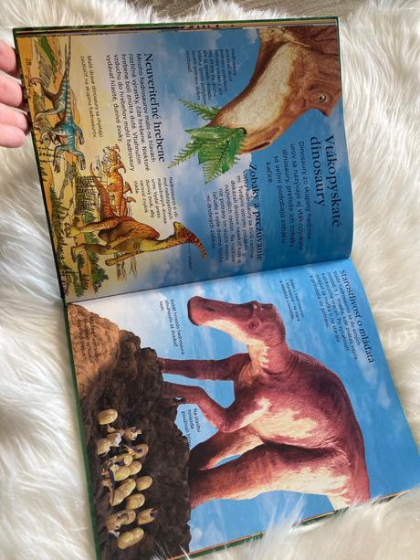 Dinosaury a prehistorický život,